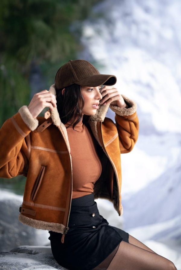 Chloe - Image 8