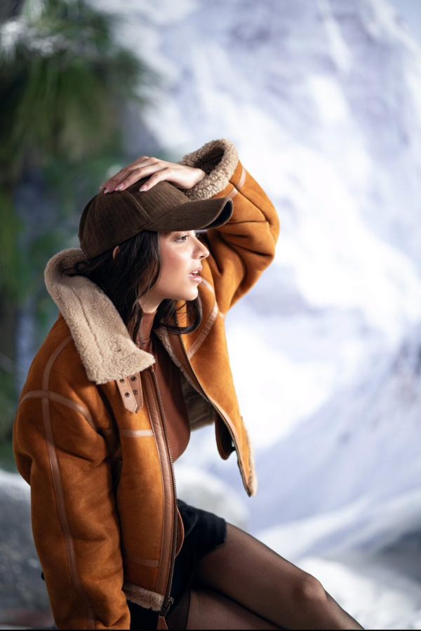 Chloe - Image 6